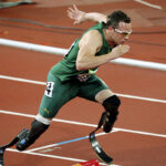 Oscar Pistorius ottiene la libertà vigilata 10 anni dopo aver ucciso la sua compagna