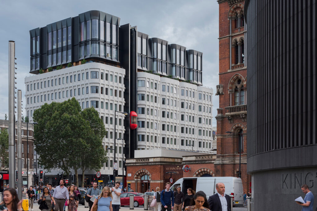 Hyatt Hotels sta per acquisire Standard International