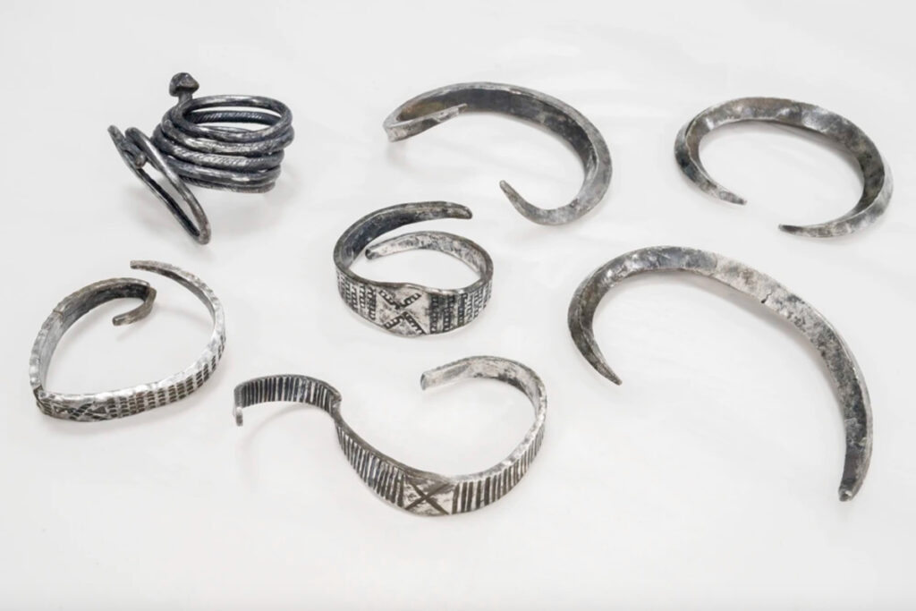 In Danimarca trovati 7 bracciali dell'era vichinga