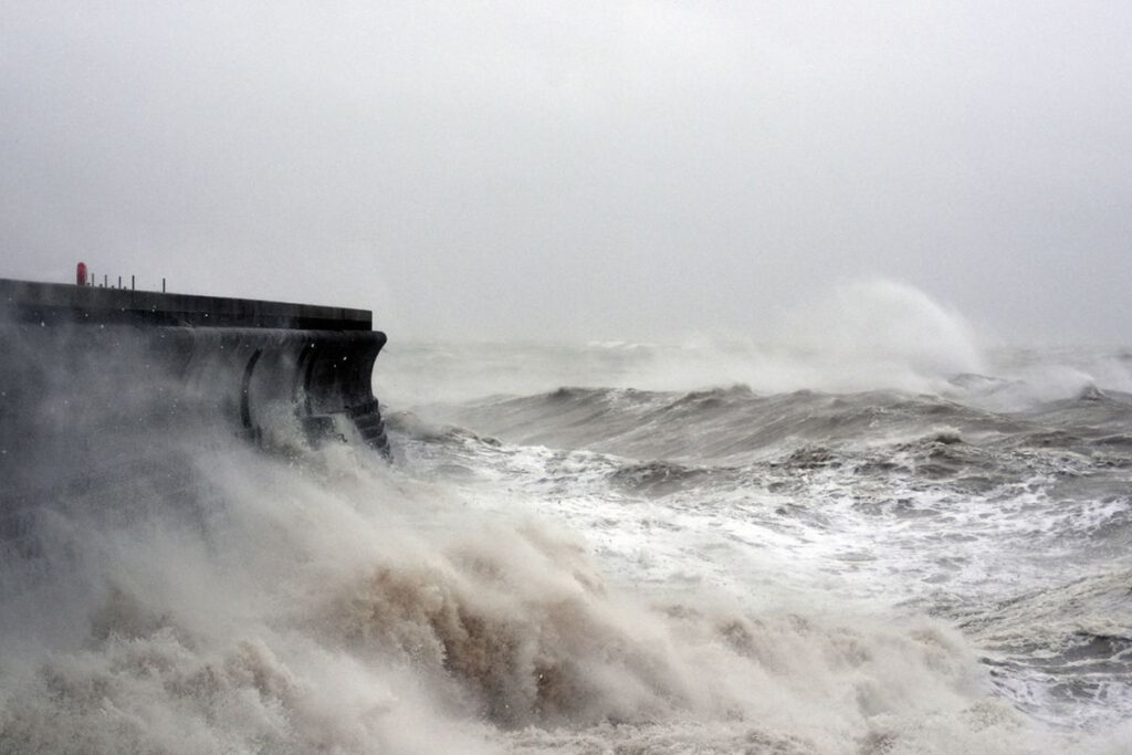 La tempesta Eowyn colpirà l'Inghilterra nel fine settimana con venti sino a 150 km/h