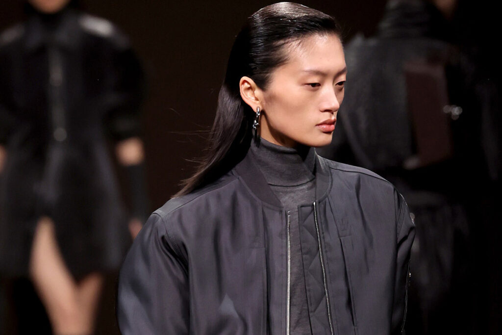 L'idea di trucco Hermès per l'autunno 2025 é qualcosa di sexy e sofisticato