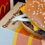 Alcuni Fast Food in America tolgono le cipolle dai menu dopo i casi di E.coli