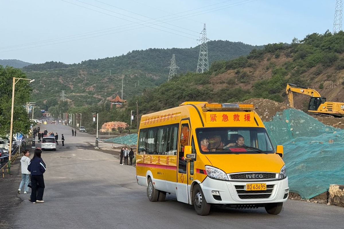 Almeno 82 morti a causa di un'esplosione in una miniera di carbone in Cina
