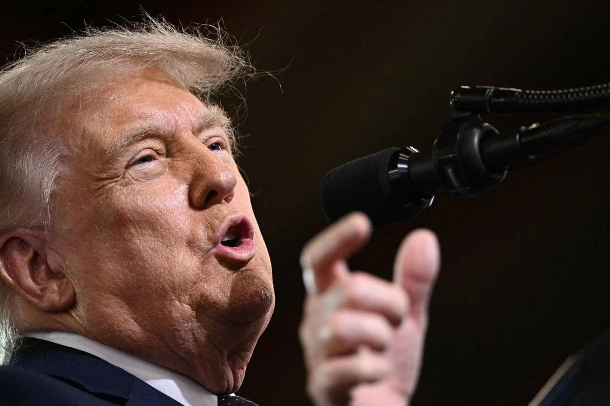 Trump annuncia un accordo con l'Iran e la riapertura di Hormuz