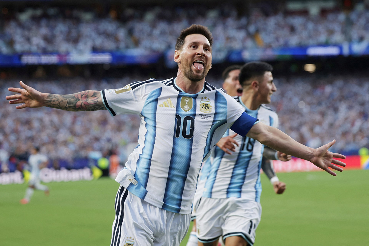 Messi mostruoso con una tripletta da leggenda