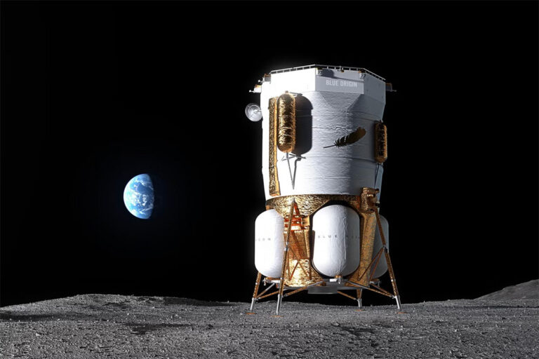 Per Jeff Bezos dovremmo colonizzare la luna per salvare la terra