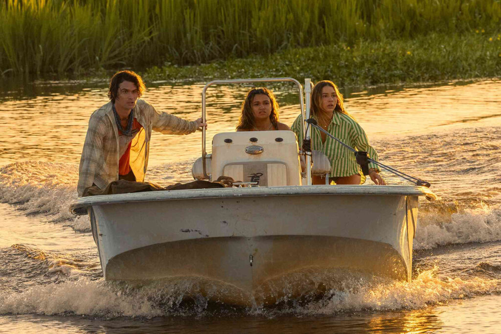 Outer Banks, Chase Stokes racconta di quando ha salvato Madison Bailey