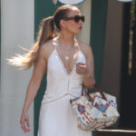 Jennifer Lopez e il look da fine estate