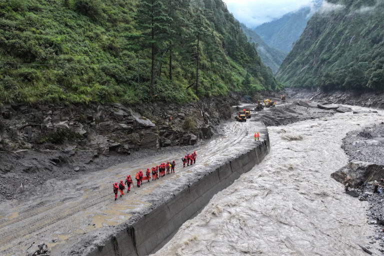 Il Nepal rifiuta gli aiuti nelle ricerche da parte di paesi stranieri