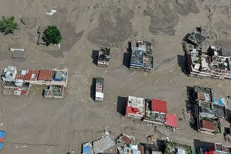 Ancora 403 persone risultano disperse in seguito all'alluvione al confine tra Nepal e Cina (Tibet)