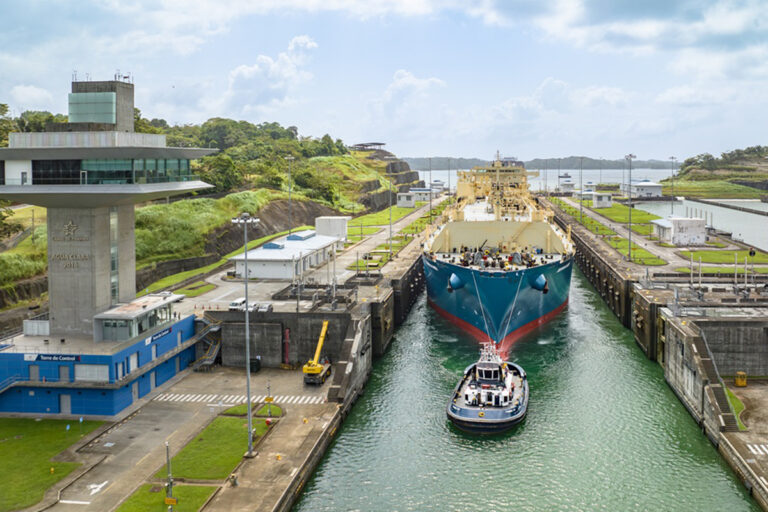 Causa siccità, il canale di Panama ridurrà il numero di navi che potranno transitare