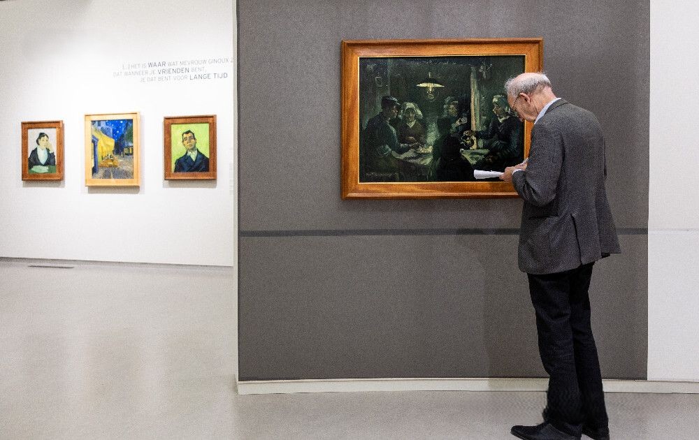 Per la prima volta dal 1984, il Museo Kröller-Müller riunisce sotto lo stesso tetto l'intero corpus dei suoi dipinti di Vincent van Gogh. L'esposizione, intitolata "Van Gogh, tutti i nostri dipinti", porta nelle sale dell'istituzione olandese una raccolta monumentale di 88 tele, molte delle quali raramente visibili in simultanea a causa di restauri, prestiti internazionali o attività di ricerca.