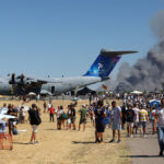 Tragedia durante un Air Show ad Atene, cade un F-4 e muoiono i due piloti