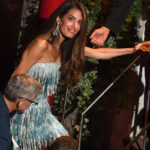 Amal Clooney incanta Venezia con un miniato luccicante