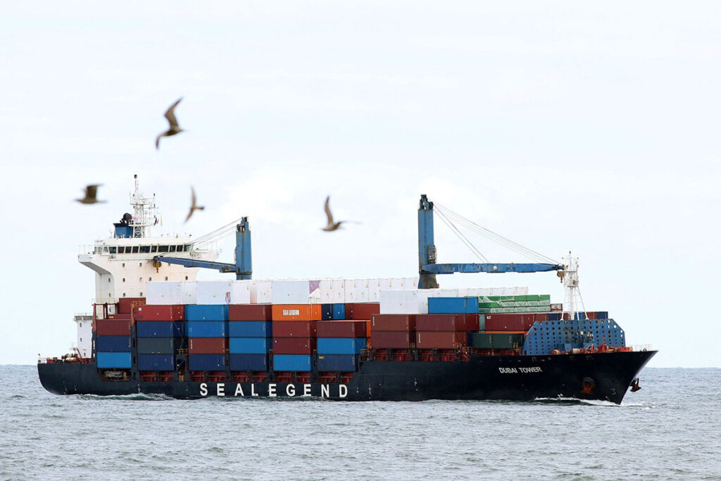 Rotta Artica: storico sbarco nel Regno Unito per una portacontainer cinese