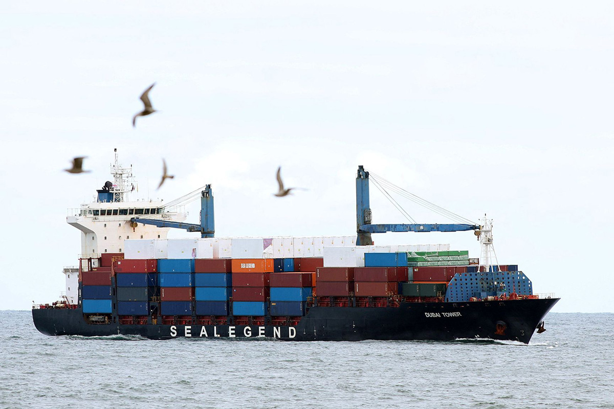 Rotta Artica: storico sbarco nel Regno Unito per una portacontainer cinese