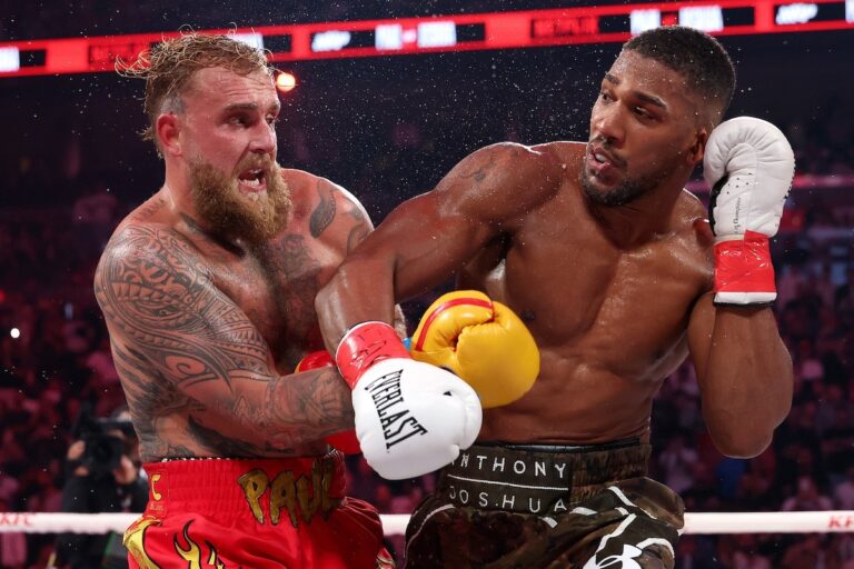 La resa dei conti del secolo: Joshua contro Fury l’11 dicembre a Cardiff, il ring sbarca su Netflix