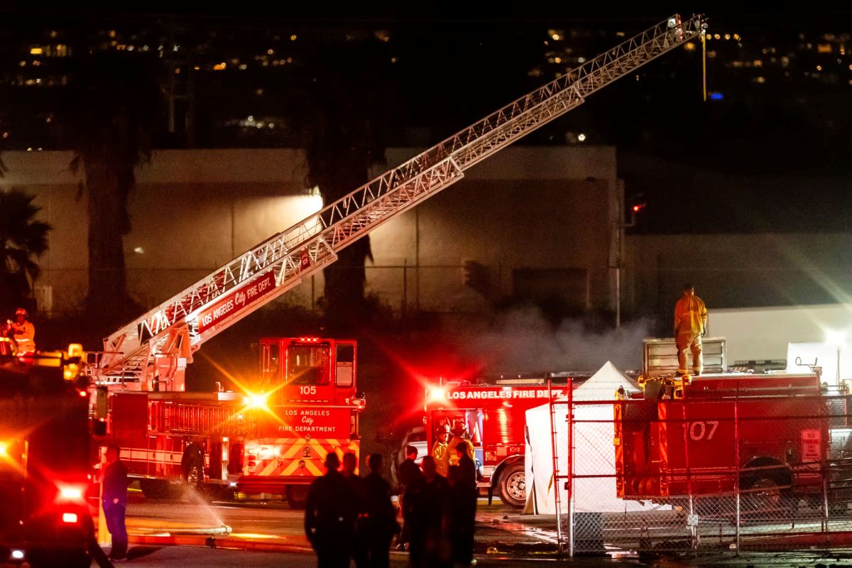 Los Angeles, elicottero tv precipita mentre riprende un incidente: tre morti