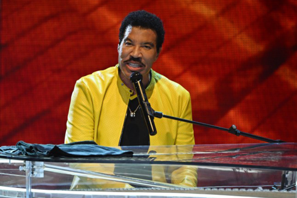 Nuovo ricovero per Lionel Richie: problemi al cuore e tre date del tour annullate