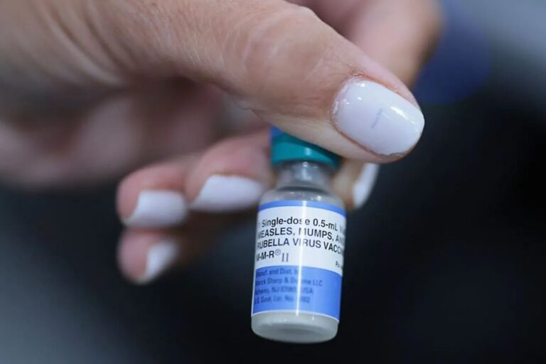 Le autorità della Pennsylvania segnalano il quarto decesso associato al morbillo in un'impennata di casi.