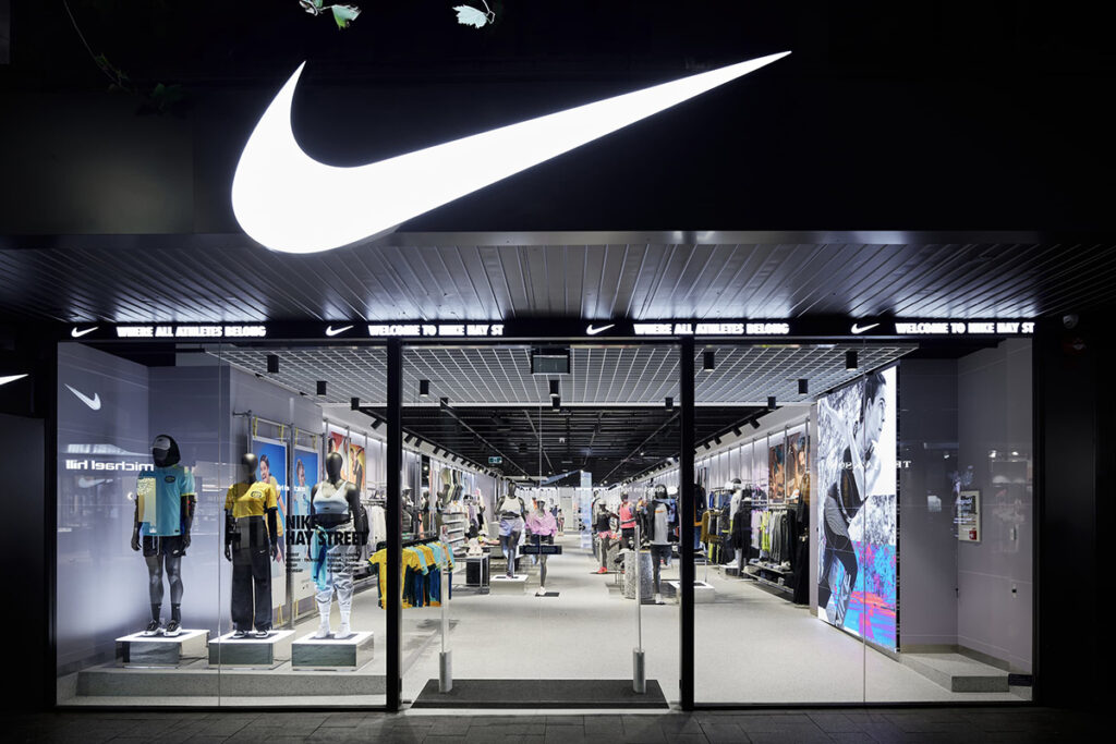 Nike chiude 11 negozi negli Stati Uniti di cui uno in California