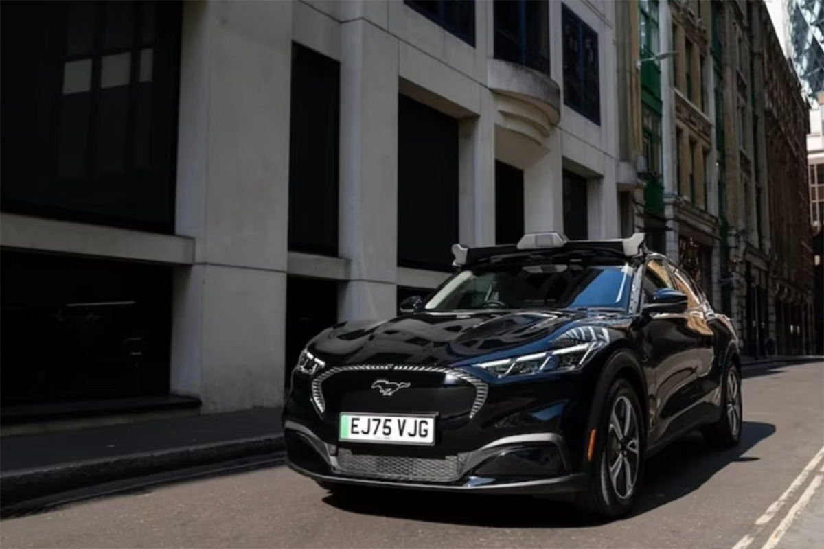 I robotaxi di Uber e Wayve sono arrivati anche a Londra