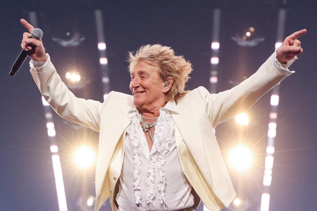 Sir Rod Stewart annuncia il suo tour d'addio dopo 60 anni di carriera