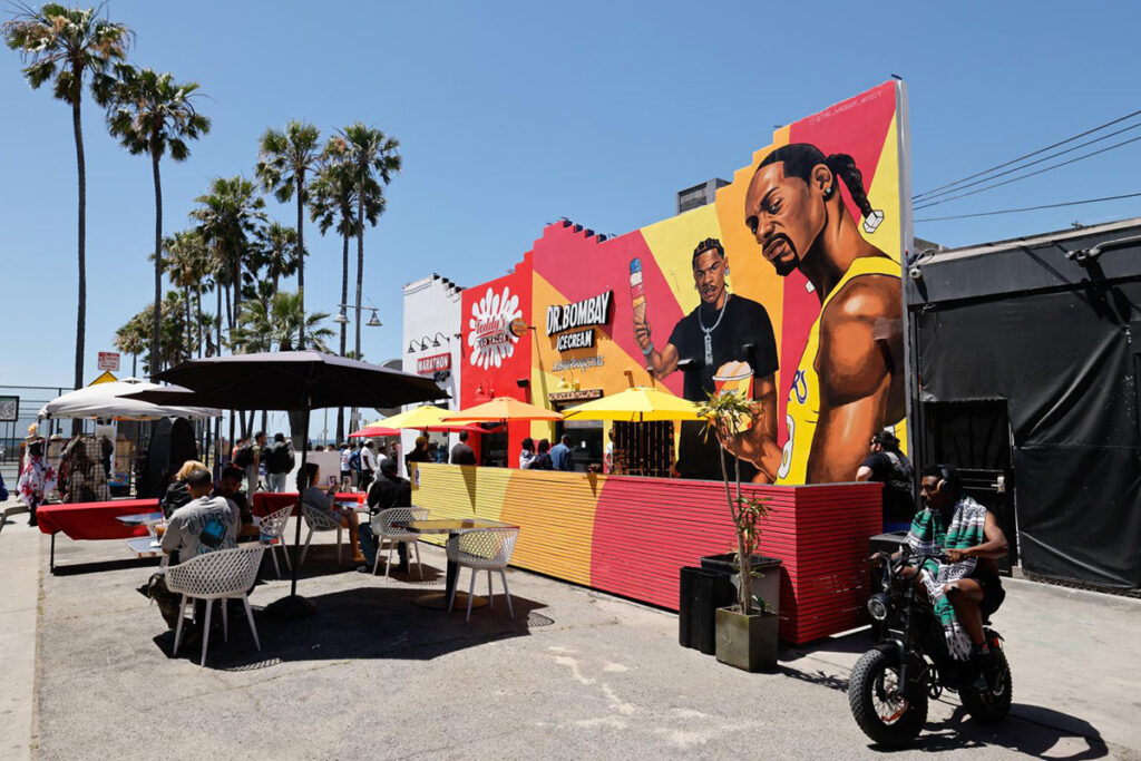 Snoop Dogg assume per viaggiare il mondo a provare gelati per 10 mila dollari al mese