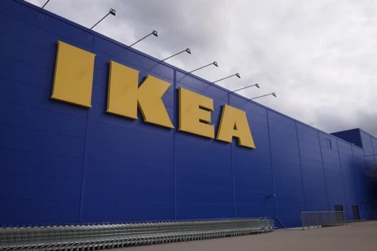 Dai letti a castello ai rifugi d'emergenza: come IKEA si prepara alla "guerra ibrida" in Europa