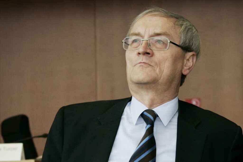 Il grande tradimento degli 007 tedeschi: arrestato August Hanning, ex capo dell'intelligence