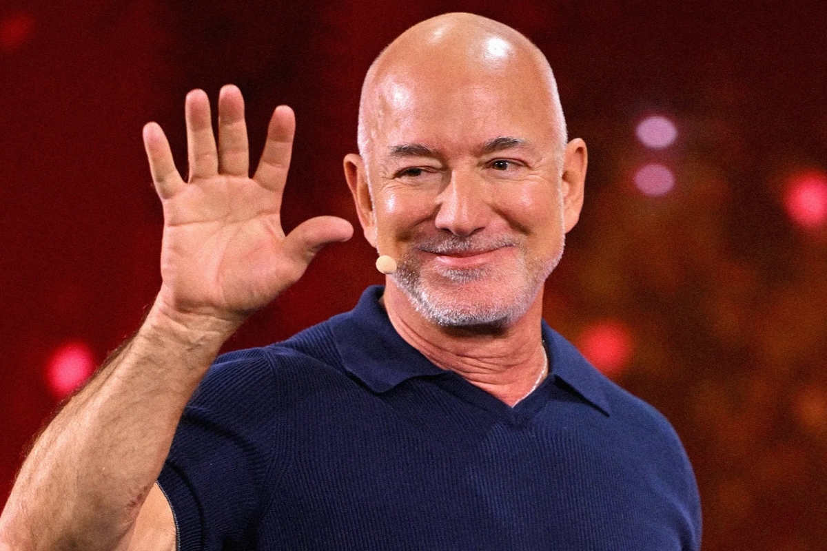 Corsa alla Luna, settimana corta grazie all'AI e data center in orbita: il manifesto per il futuro di Jeff Bezos