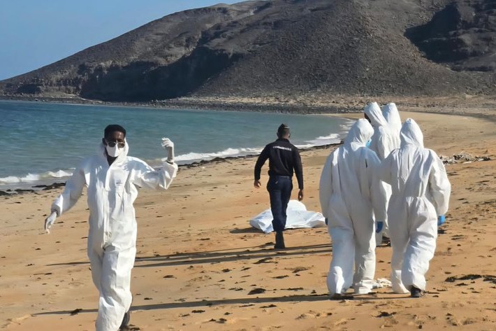 Naufragio a Gibuti: strage di migranti verso lo Yemen, almeno 139 morti sepolti in fosse comuni