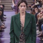 Ella Bleu Travolta conquista Parigi: debutto in passerella per Miu Miu e un futuro tra moda, cinema e musica