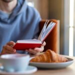 Perché aprire un libro di filosofia oggi salverà il tuo pensiero