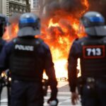 Francia, la rivolta della scuola degenera in guerriglia: preside cosparso di benzina a Marsiglia, oltre 600 fermi