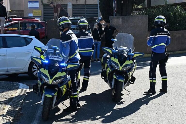 Francia, spari a scuola: feriti il preside e un docente. Fermato uno studente
