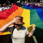 Svolta a Budapest: il Parlamento cancella la legge anti-LGBTQ dell'era Orbán. Da Bruxelles via libera a 4,2 miliardi di fondi UE