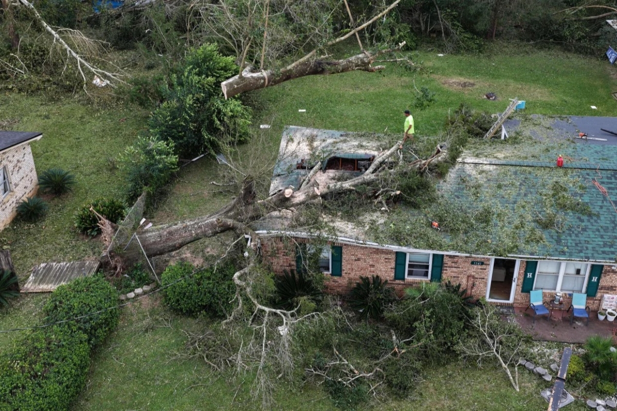 L’uragano Isaias devasta il Sud-Est degli Stati Uniti: almeno quattro morti e centinaia di migliaia di blackout. Allerta anche a Ovest per la tempesta Rachel