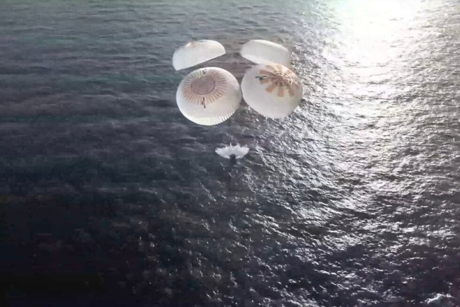 Tornano sulla Terra i quattro astronauti della ISS: si chiude la missione record nata da un’emergenza medica