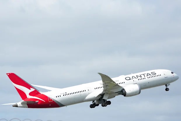 Cimici da letto a bordo: Qantas cancella il volo Roma-Perth per disinfestazione