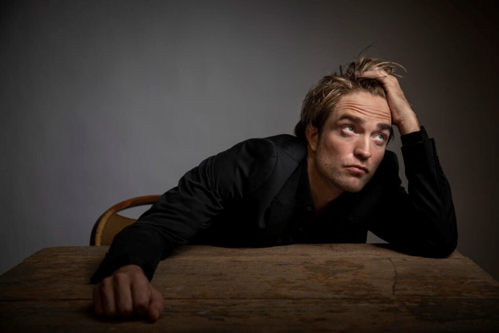 L’anno d’oro di Robert Pattinson: da idolo dei teenager a cacciatore di predatori in «Primetime»