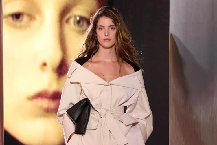 Parigi consacra Lily Brant: la figlia di Stephanie Seymour debutta in passerella per Alaïa