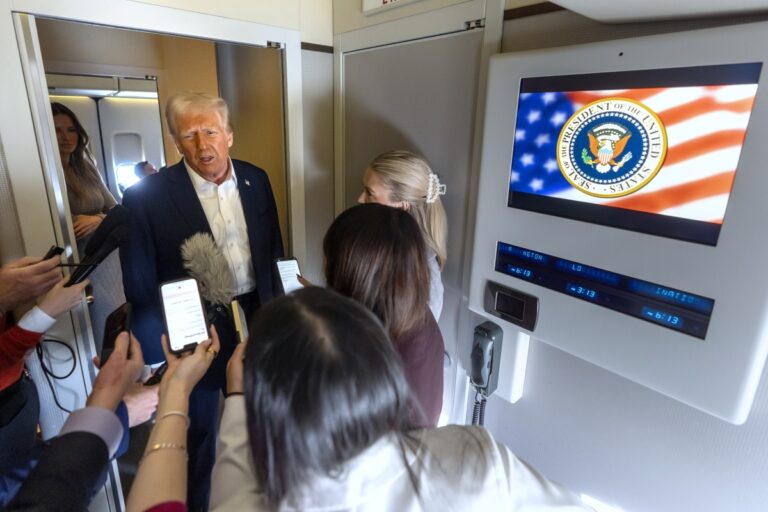 Scontro Casa Bianca-media: vietato a Politico l'accesso all'Air Force One per il comizio di Trump